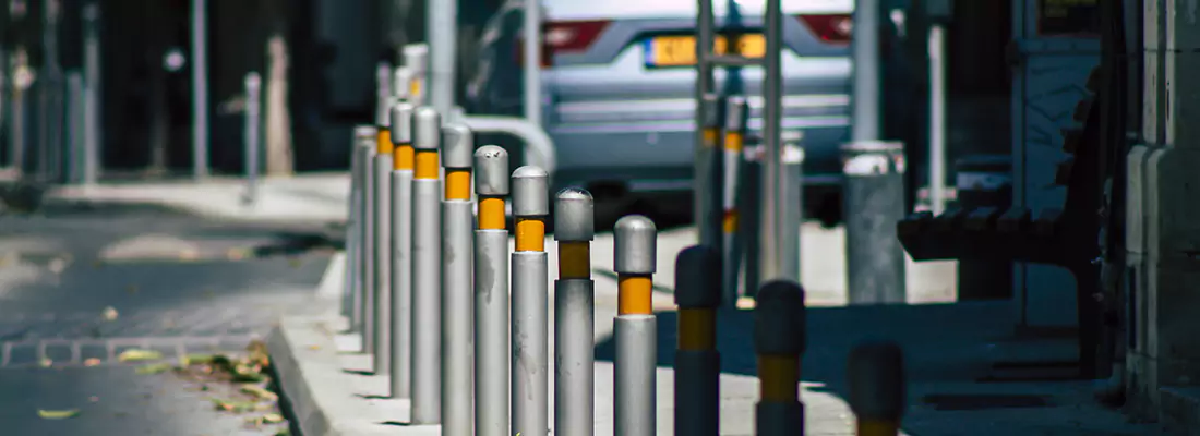 Safe and Convenient Retractable Barrier Column Systems for Properties in Valrico, FL